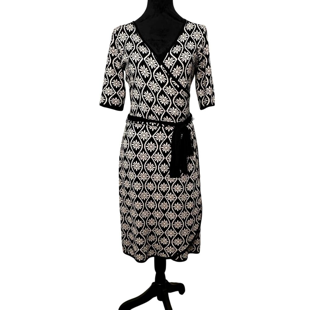 Taylor Wrap Sweater Dress Size M Black White Geometric Floral Knit Midi Office